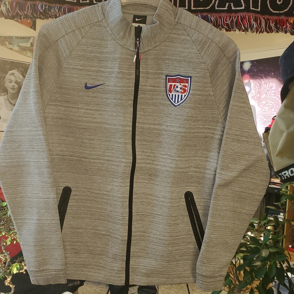 Nike tech jacket USA - soccer Sz L